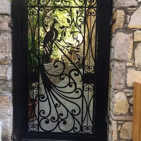 Goerguen Butik Cesme